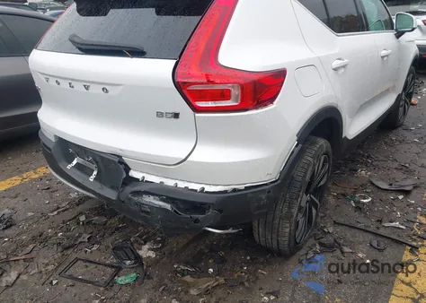 2023 Volvo Xc40 B5 Ultimate Bright Theme from USA, damaged, VIN YV4L12UA6P2057484